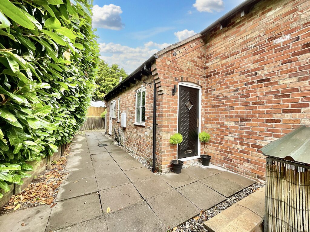 Eccleshall Road, Hookgate, TF9