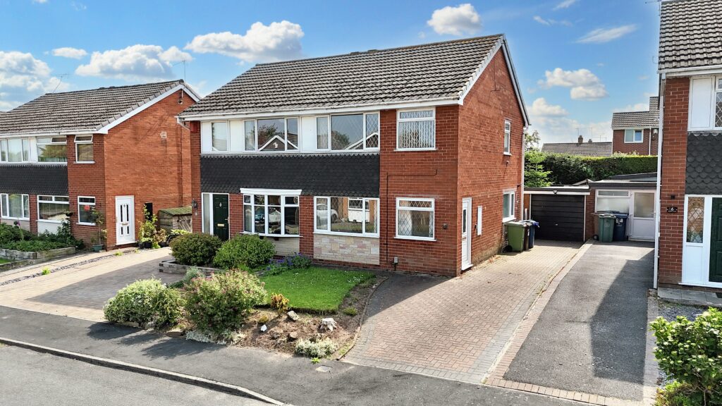 Hawthorn Avenue, Stone, ST15
