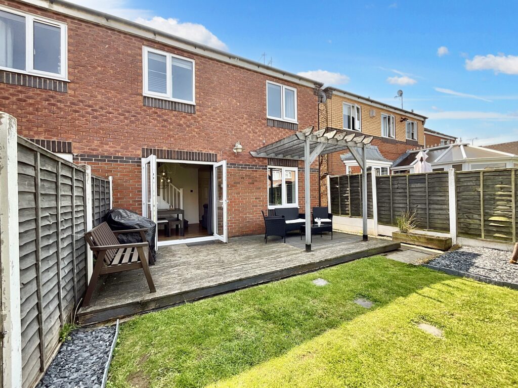 Caernarvon Avenue, Stone, ST15