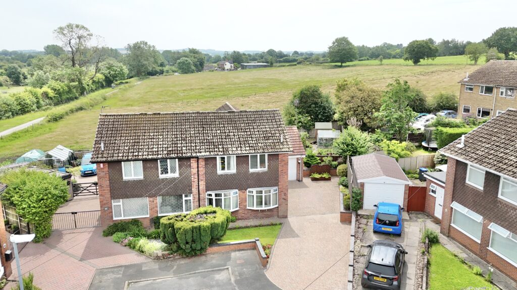 Wood Avenue, Kingsley, ST10