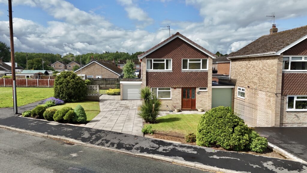 Friars Avenue, Stone, ST15