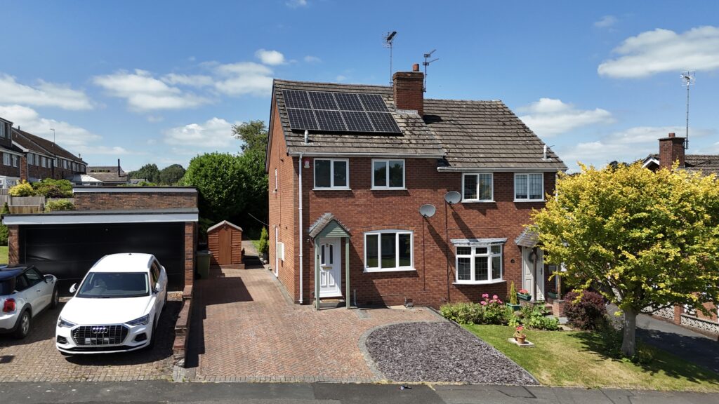 Tudor Hollow, Fulford, ST11