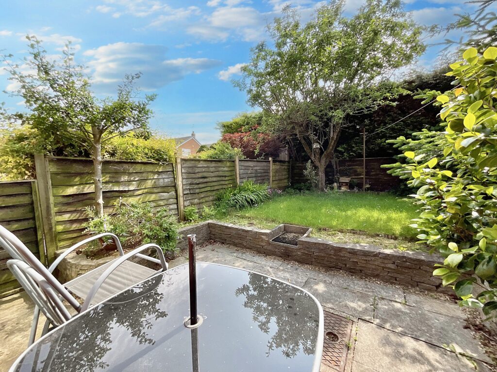 Hawthorn Avenue, Stone, ST15