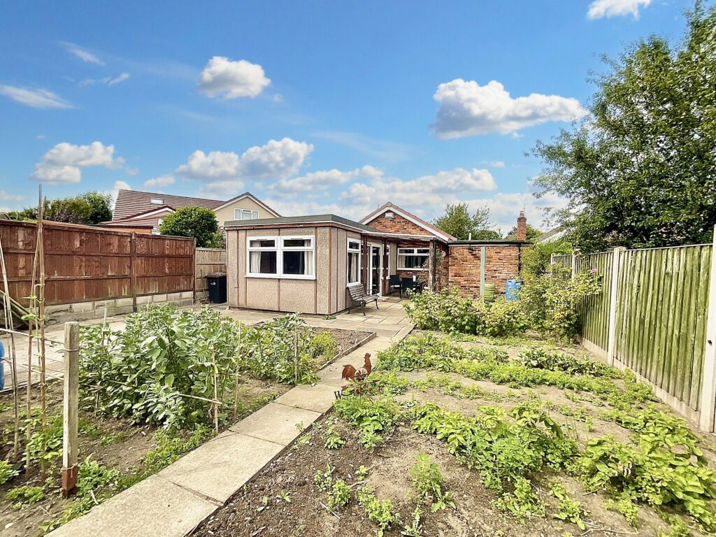 Woolston Drive, Hough, CW2
