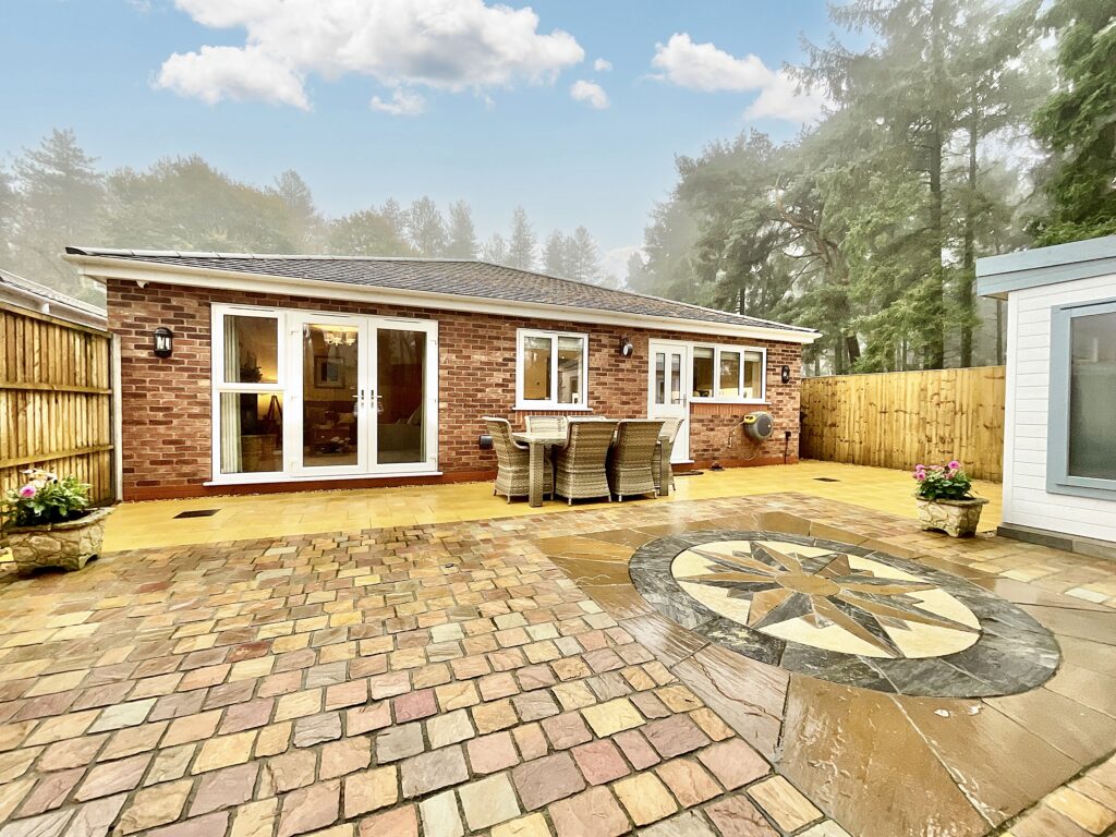 Burnt Oaks Place, Loggerheads, TF9