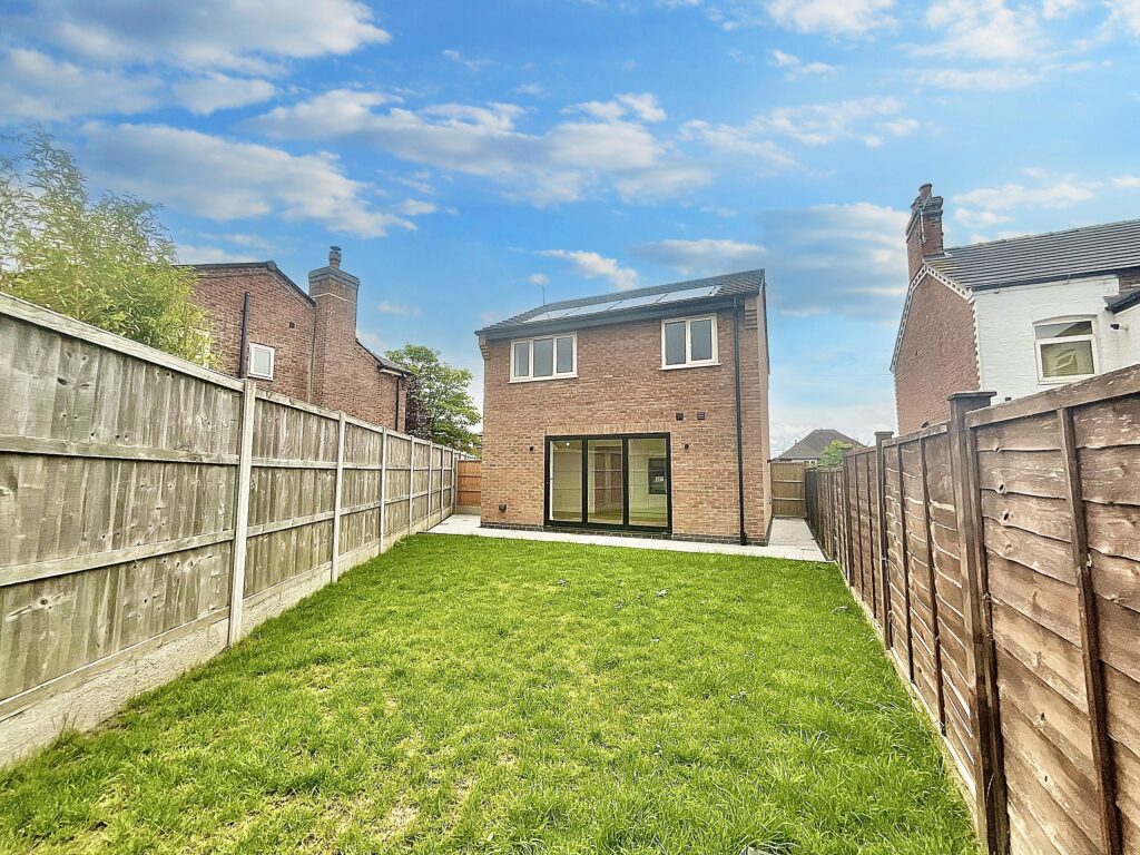 Crewe Road, Willaston, CW5