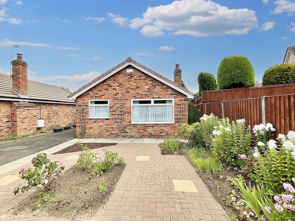 Woolston Drive, Hough, CW2