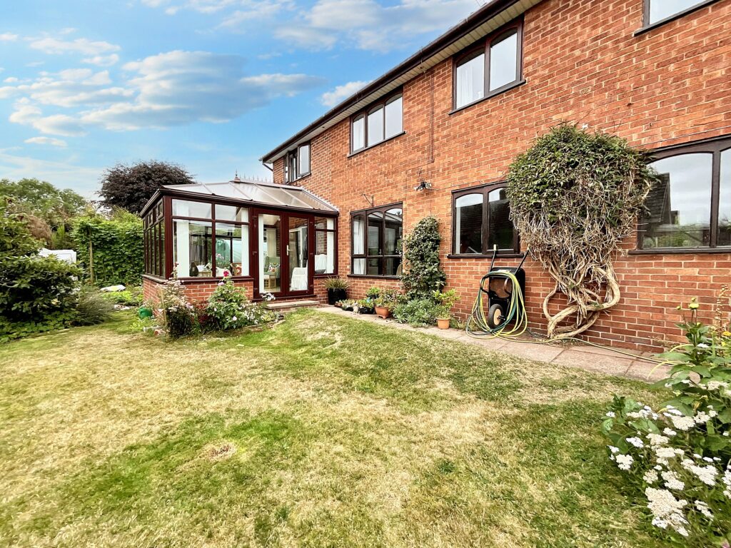 Common Lane, Stone, ST15