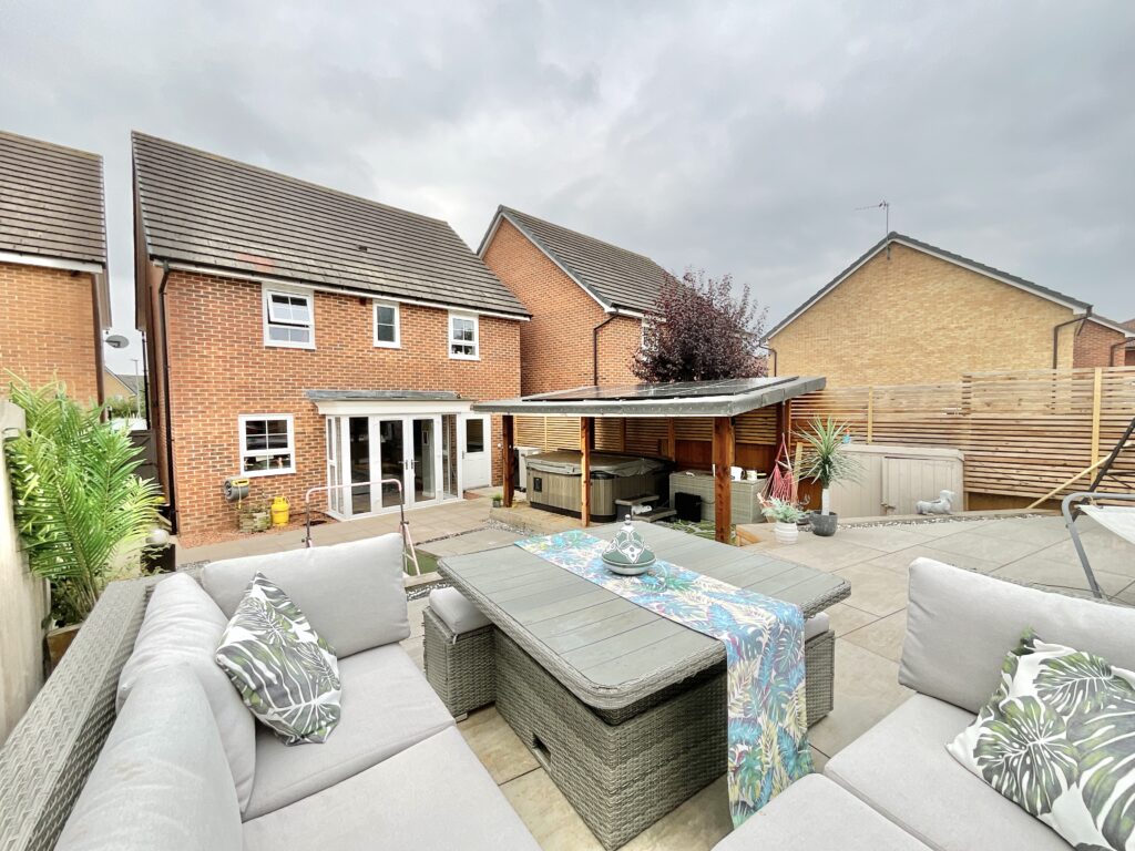 Dorney Close, Yarnfield, ST15