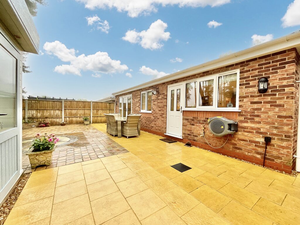 Burnt Oaks Place, Loggerheads, TF9