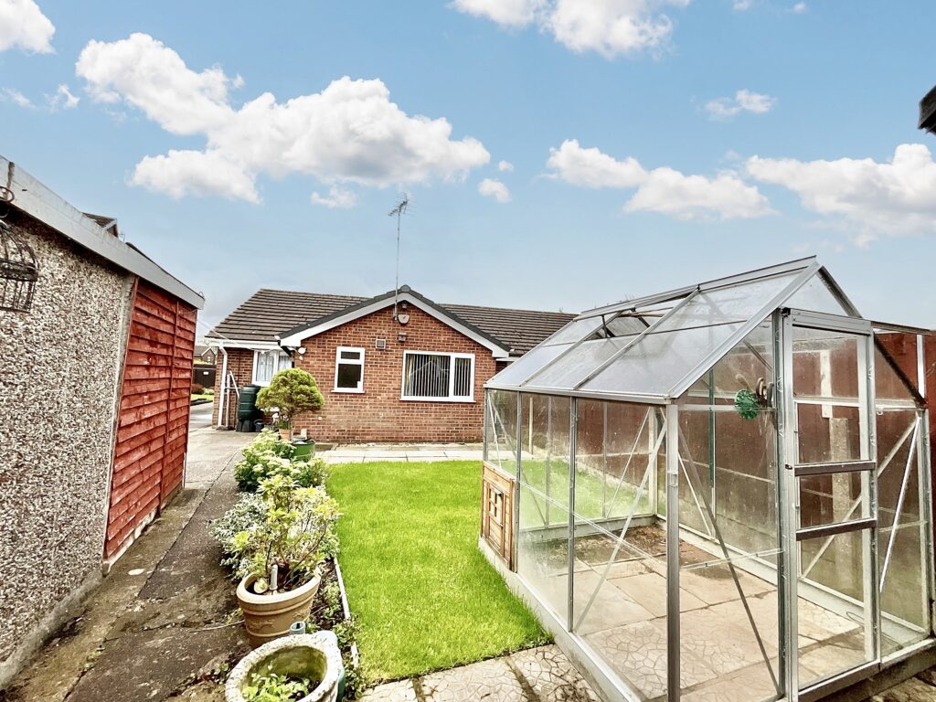 Ness Grove, Cheadle, ST10
