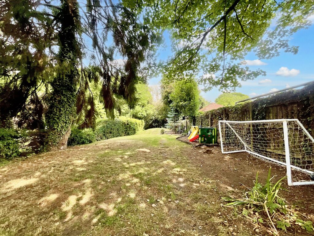 Longton Road, Stoke-On-Trent, ST4