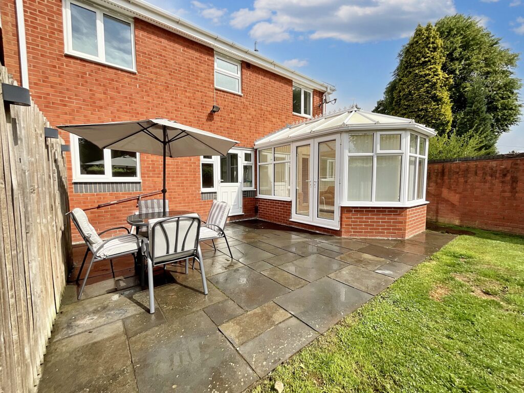 Field Rise Road, Tittensor, ST12