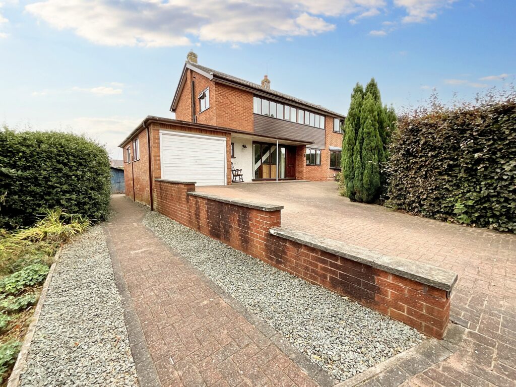 Common Lane, Stone, ST15