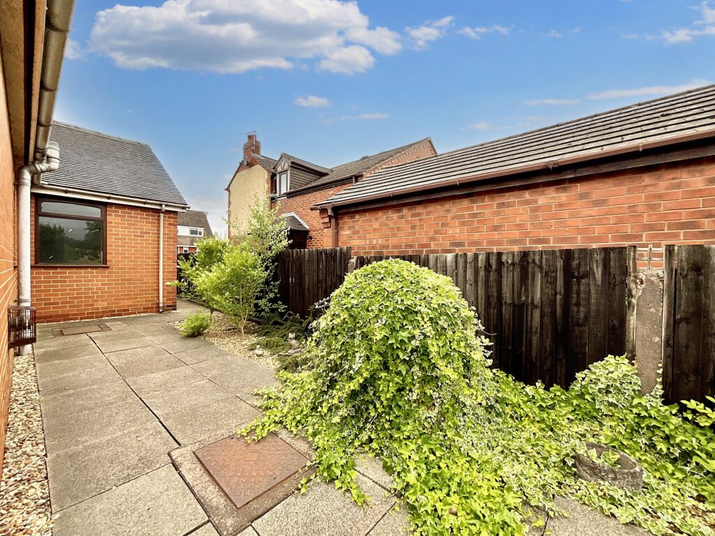 Fowlers Lane, Light Oaks, ST2