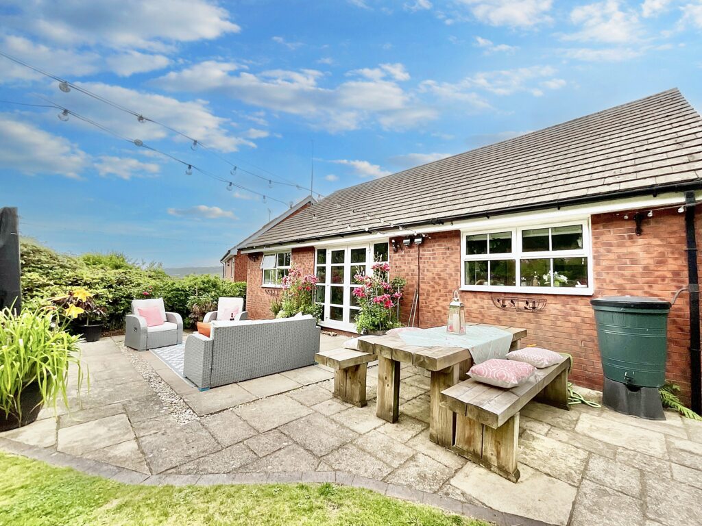 Redhill Drive, Tean, ST10