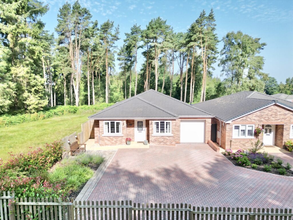 Burnt Oaks Place, Loggerheads, TF9