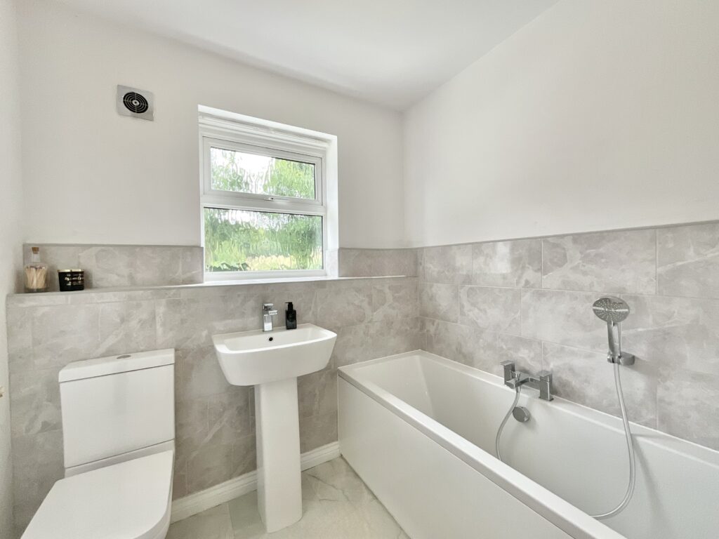 Field Rise Road, Tittensor, ST12