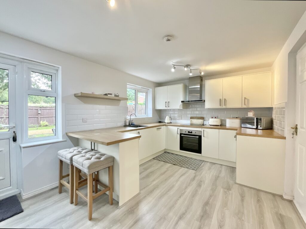 Field Rise Road, Tittensor, ST12