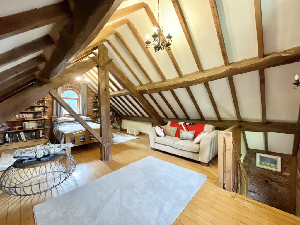 Nicholls Lane, Oulton, ST15