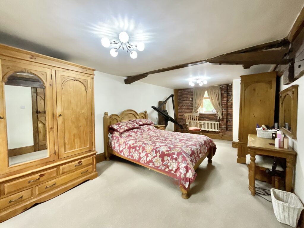 Nicholls Lane, Oulton, ST15