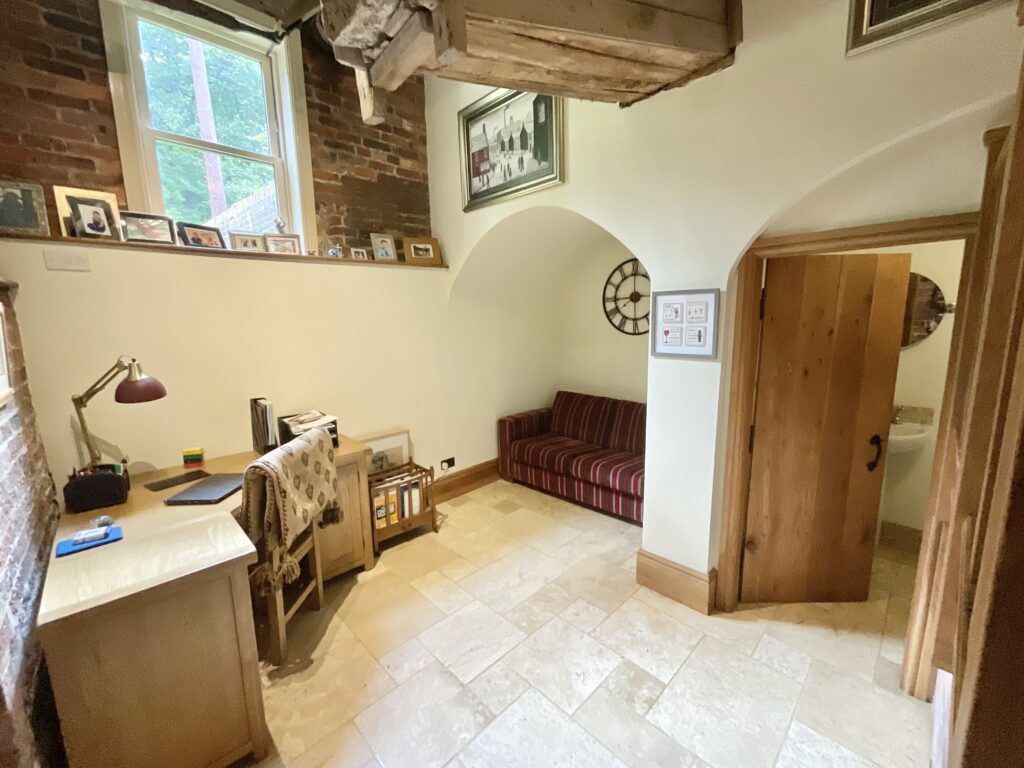 Nicholls Lane, Oulton, ST15