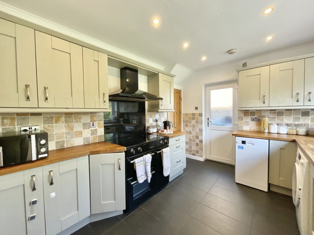 Manor Close, Weston, ST18