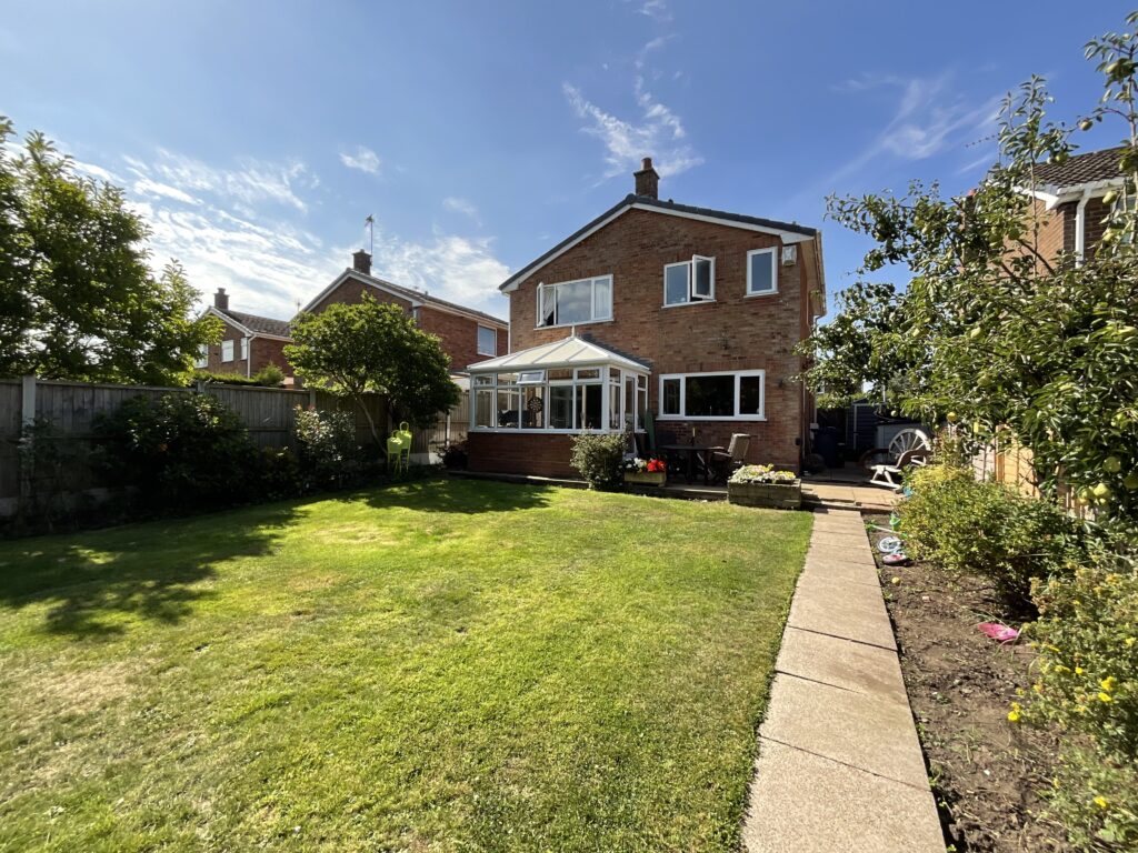 Manor Close, Weston, ST18
