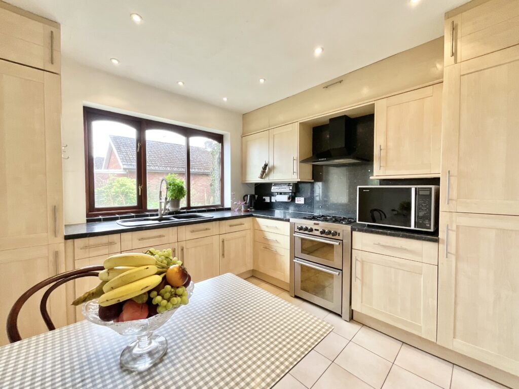 Common Lane, Stone, ST15