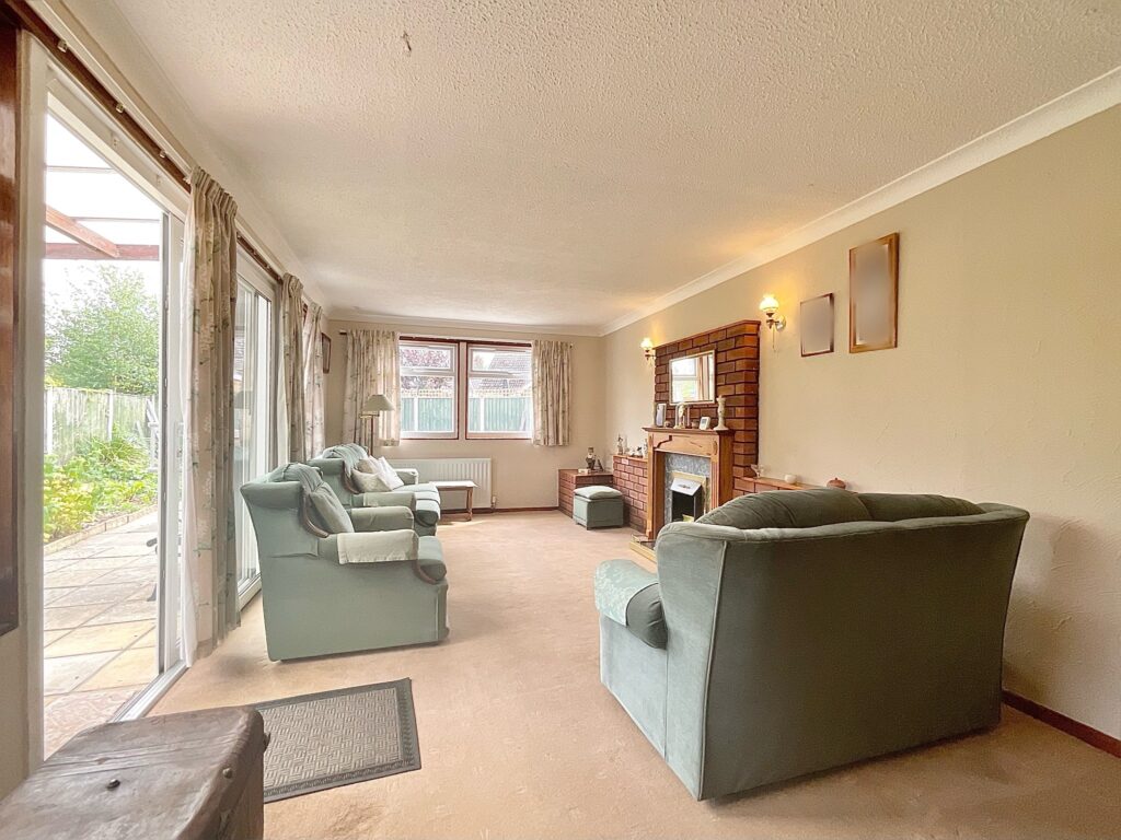 Woolston Drive, Hough, CW2