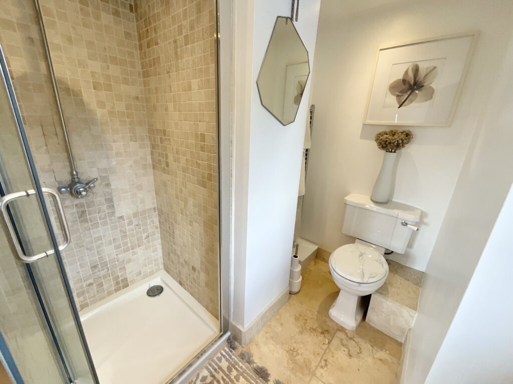 Hollyhurst Road, Wrenbury, CW5