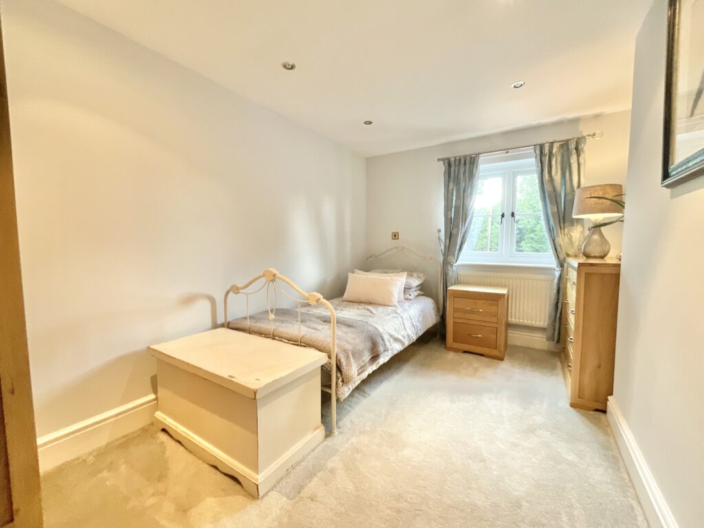 Hollyhurst Road, Wrenbury, CW5
