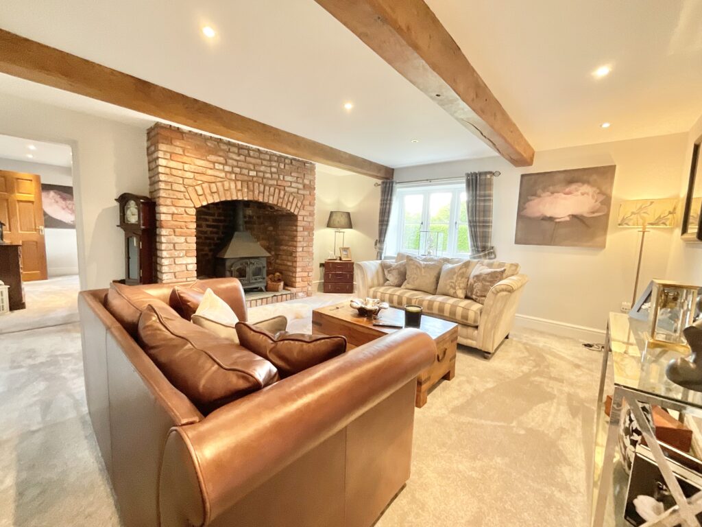 Hollyhurst Road, Wrenbury, CW5