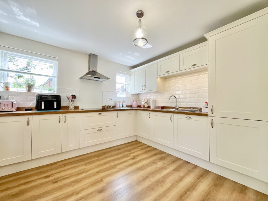 Crewe Road, Shavington, CW2