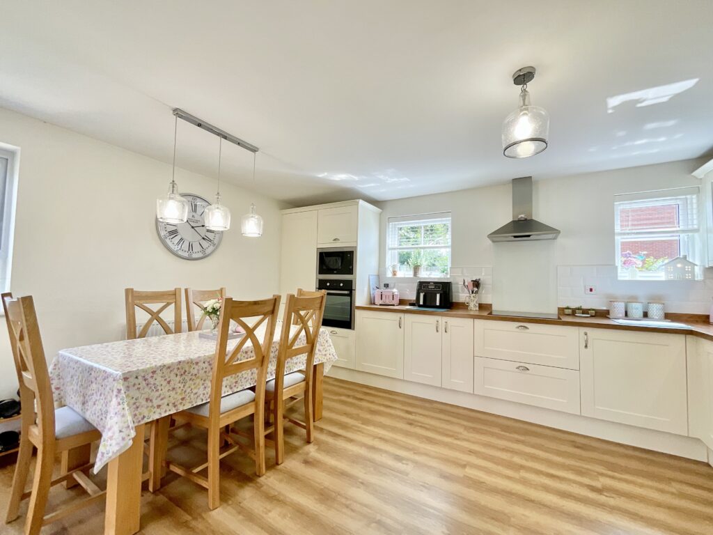 Crewe Road, Shavington, CW2