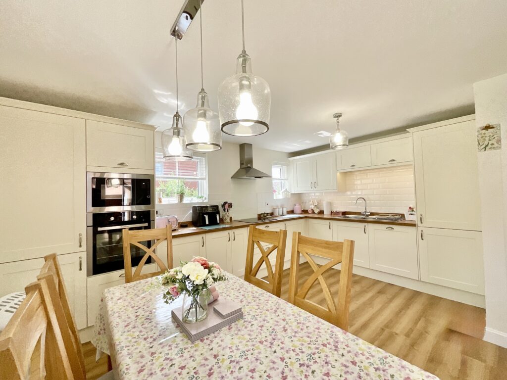 Crewe Road, Shavington, CW2