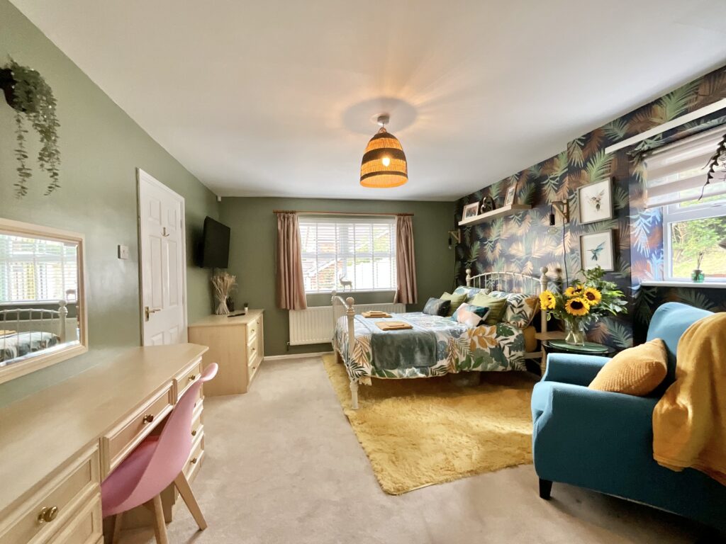 Redhill Drive, Tean, ST10