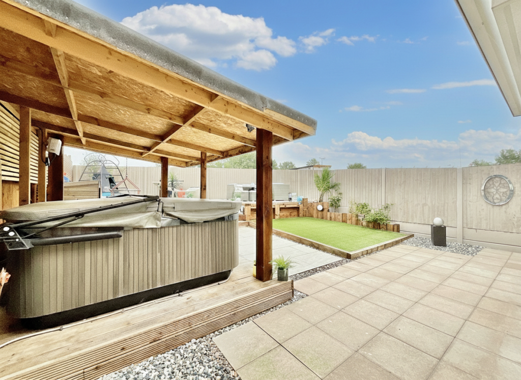 Dorney Close, Yarnfield, ST15