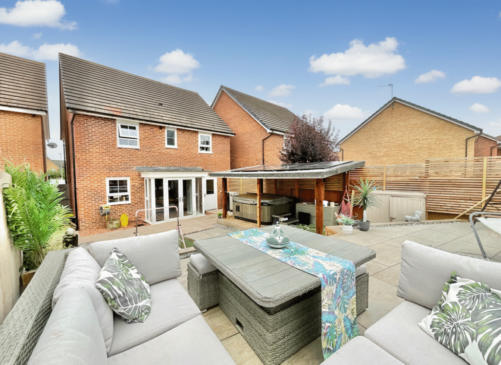 Dorney Close, Yarnfield, ST15