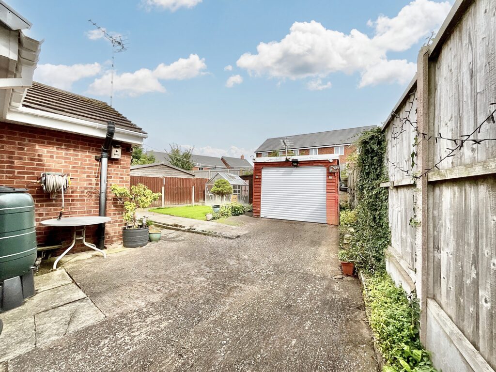 Ness Grove, Cheadle, ST10