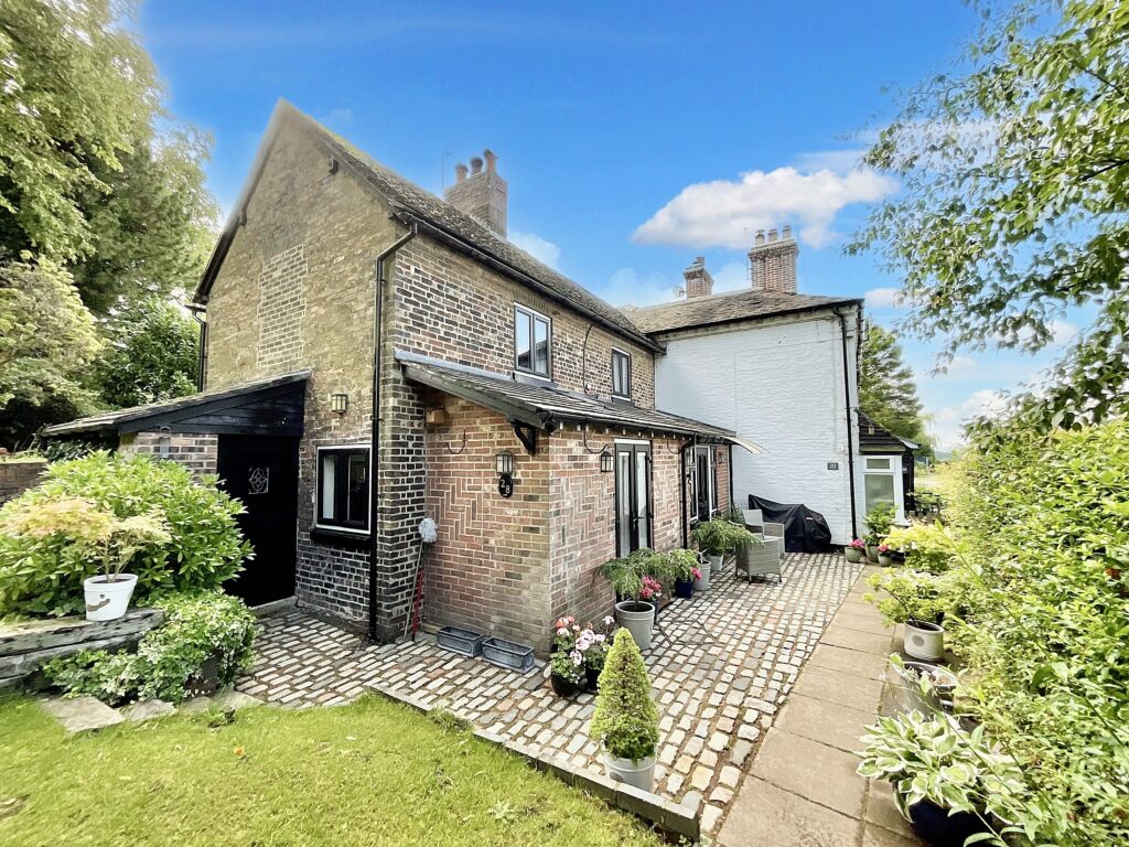 The Village, Keele, ST5