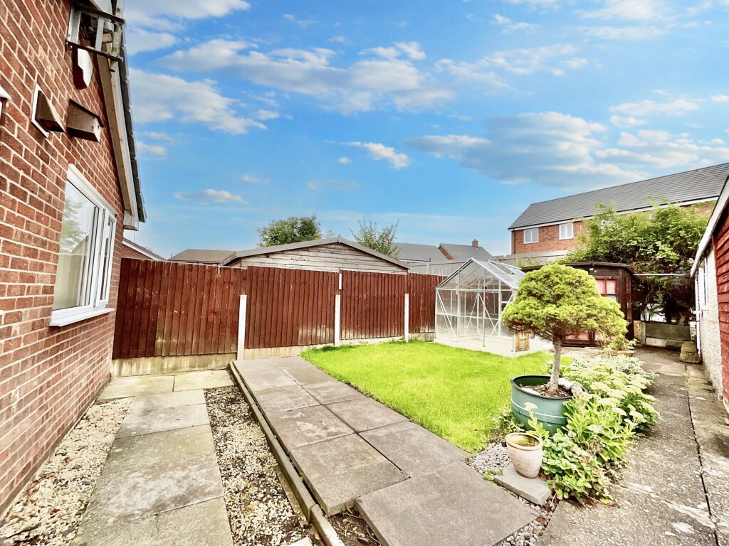 Ness Grove, Cheadle, ST10