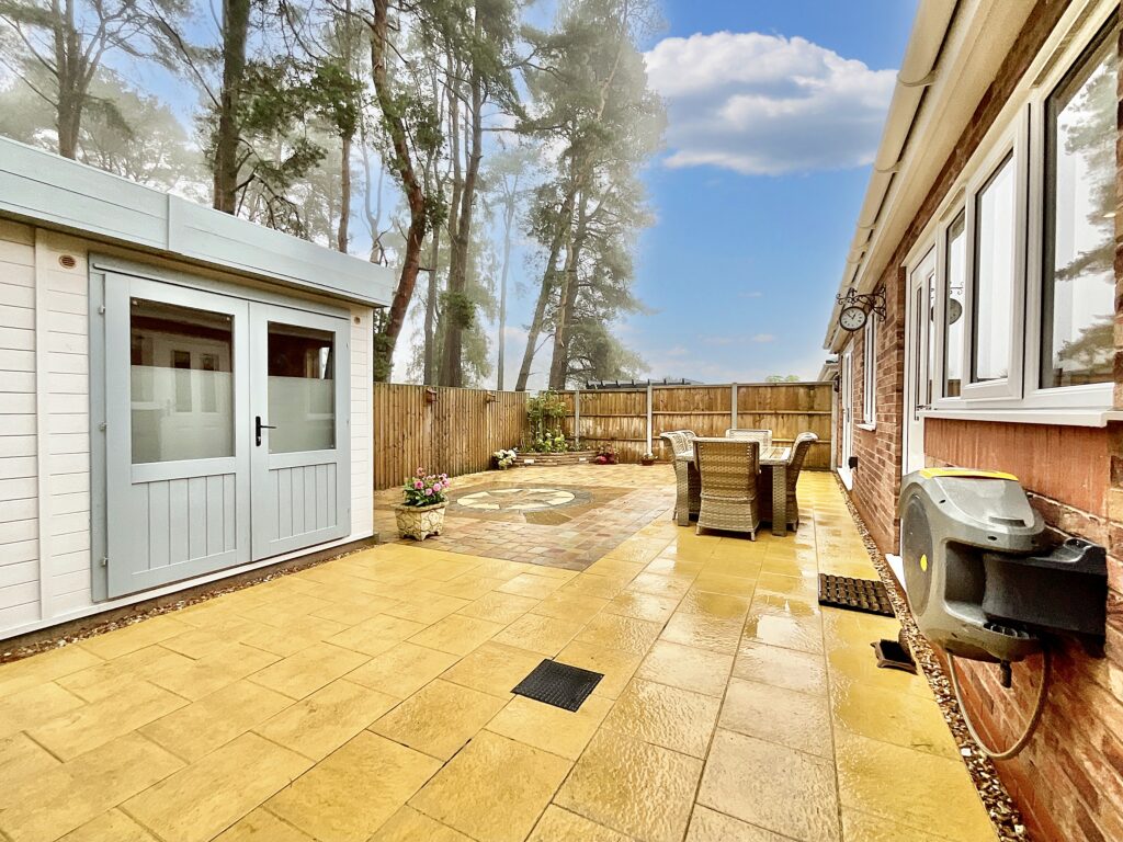 Burnt Oaks Place, Loggerheads, TF9