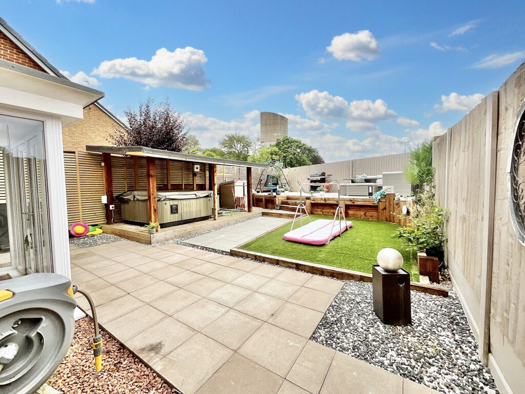 Dorney Close, Yarnfield, ST15