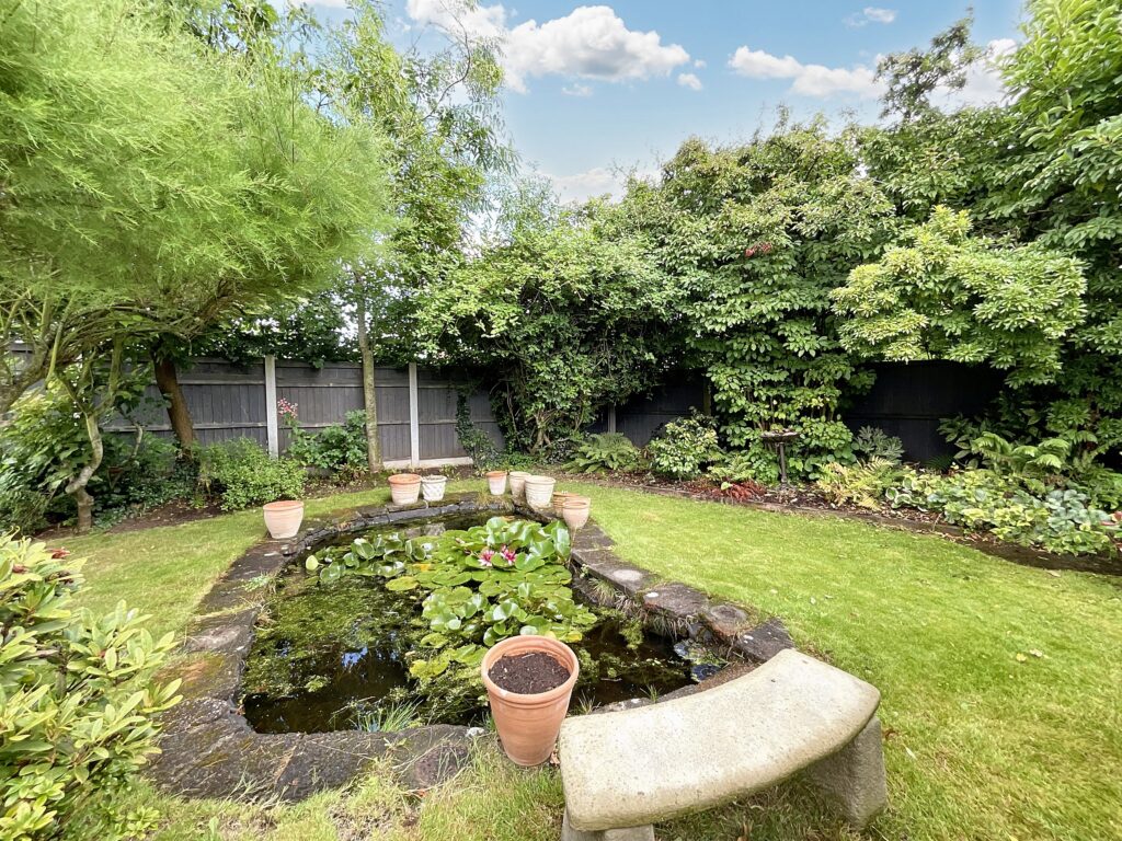 Greenway, Trentham, ST4