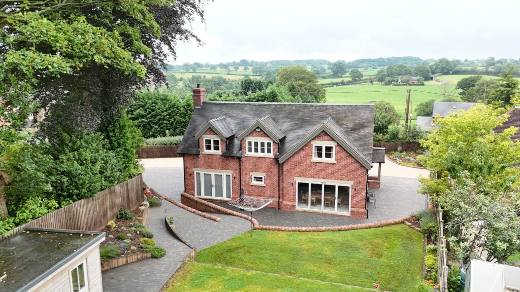 Hazles Cross Road, Kingsley, ST10