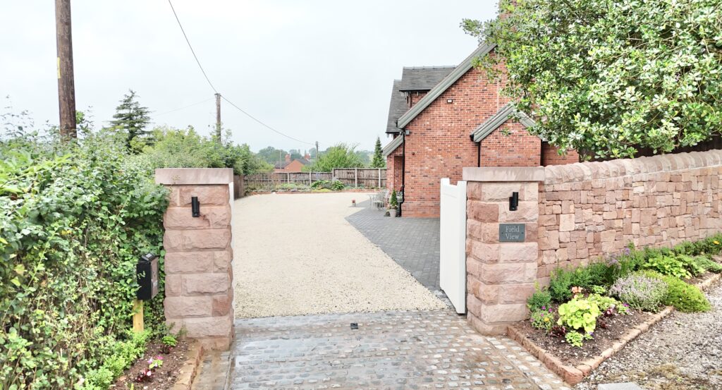 Hazles Cross Road, Kingsley, ST10