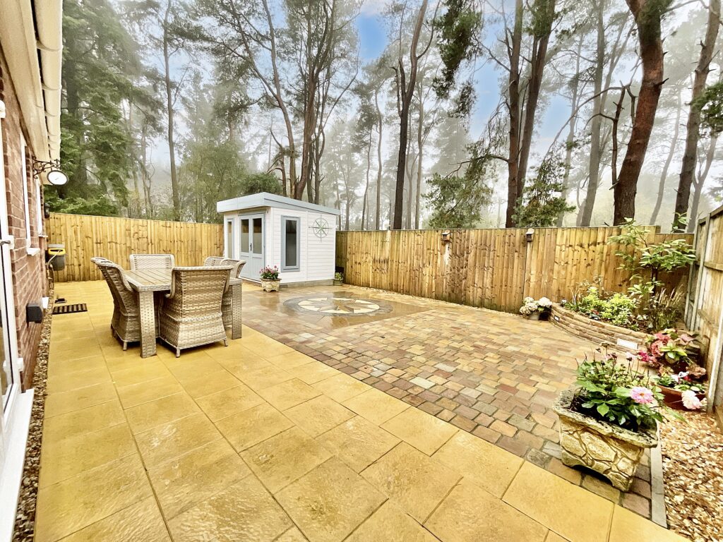 Burnt Oaks Place, Loggerheads, TF9