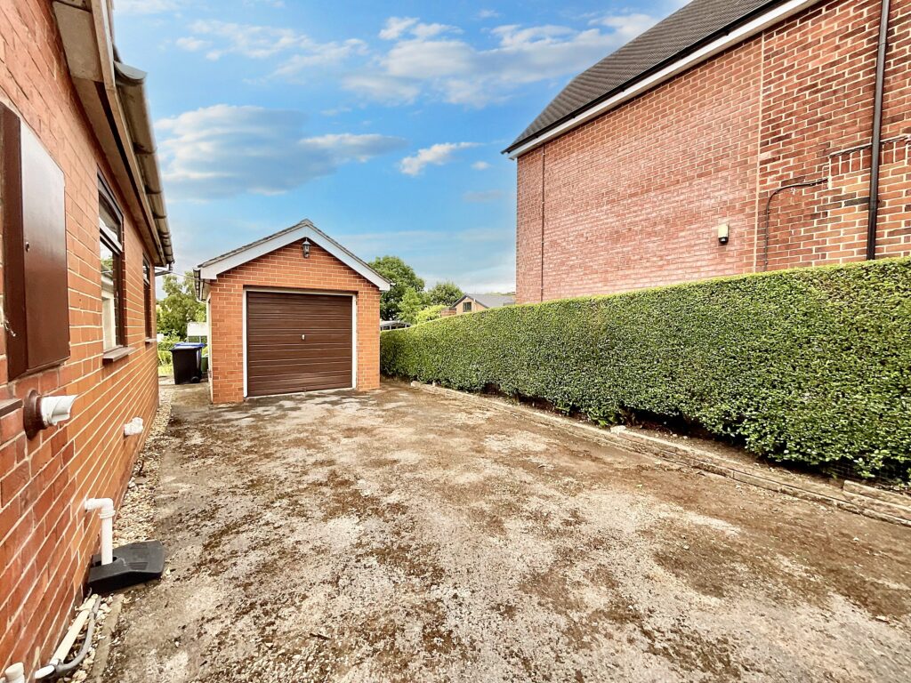 Fowlers Lane, Light Oaks, ST2