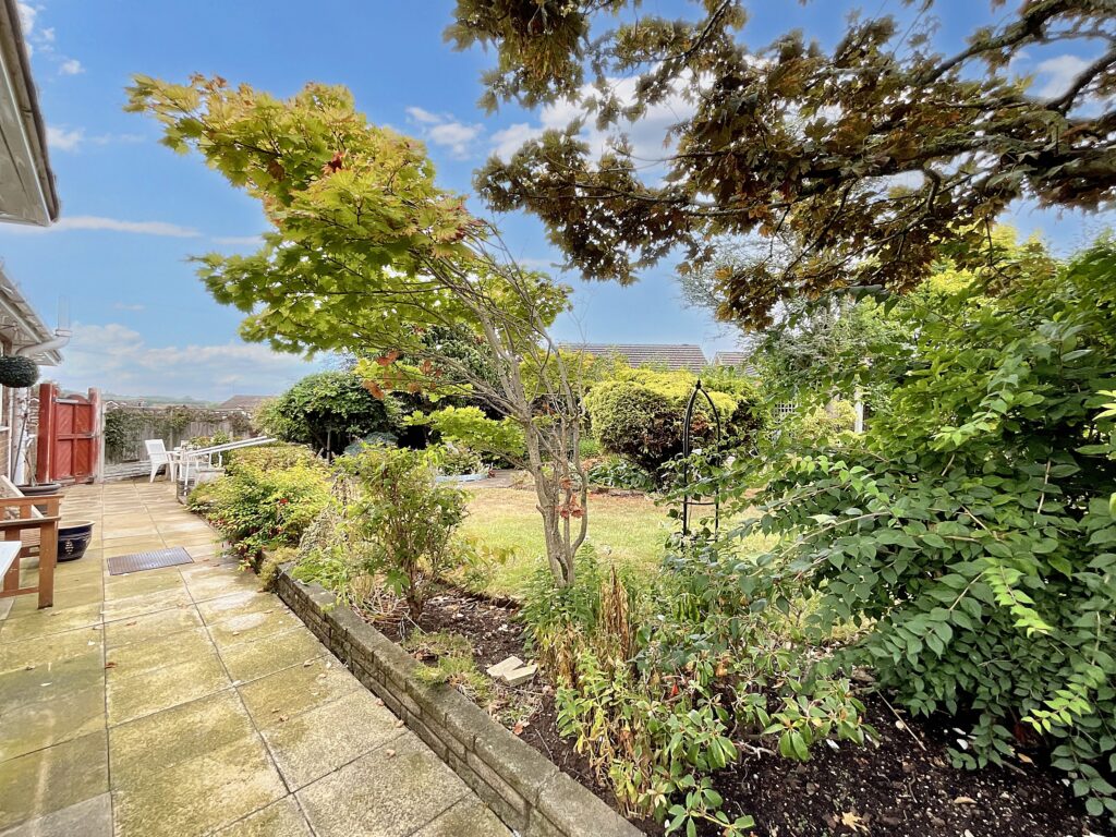 Ampthill Place, Stoke-On-Trent, ST4